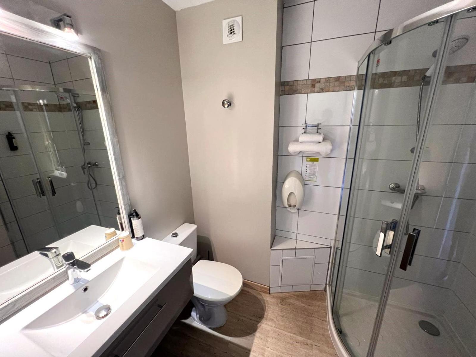 Hotel Le Mas Des Ponts D'Arles Rum bild